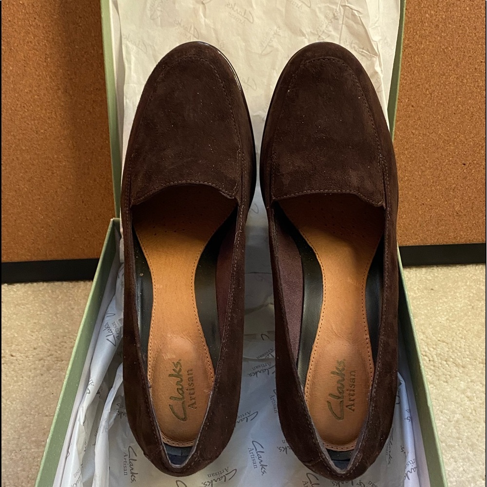 Clarks Artisan Dark Brown Suede Size 9M